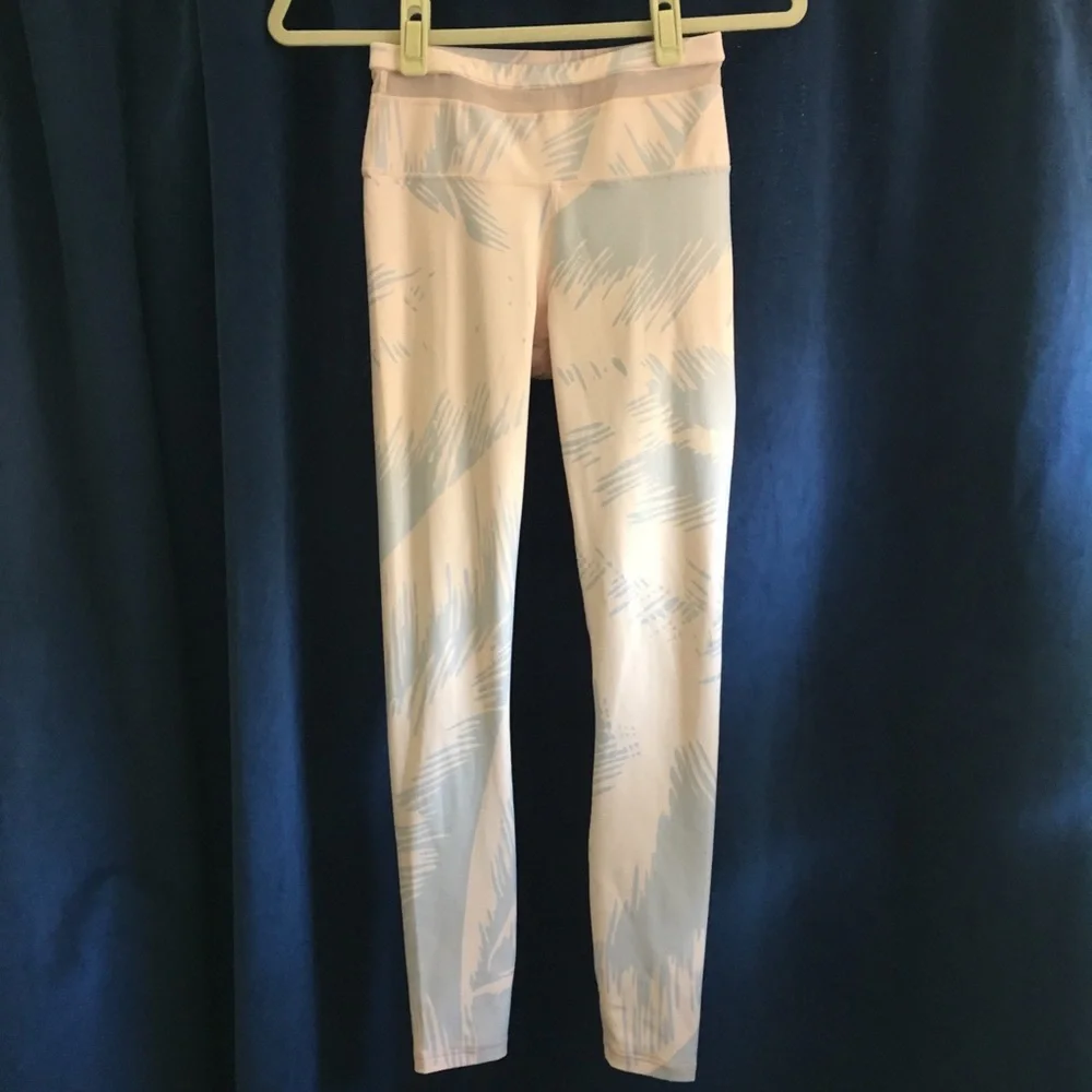 Fabletics | Tropical Print Yoga Pants - Picture 2 of 7